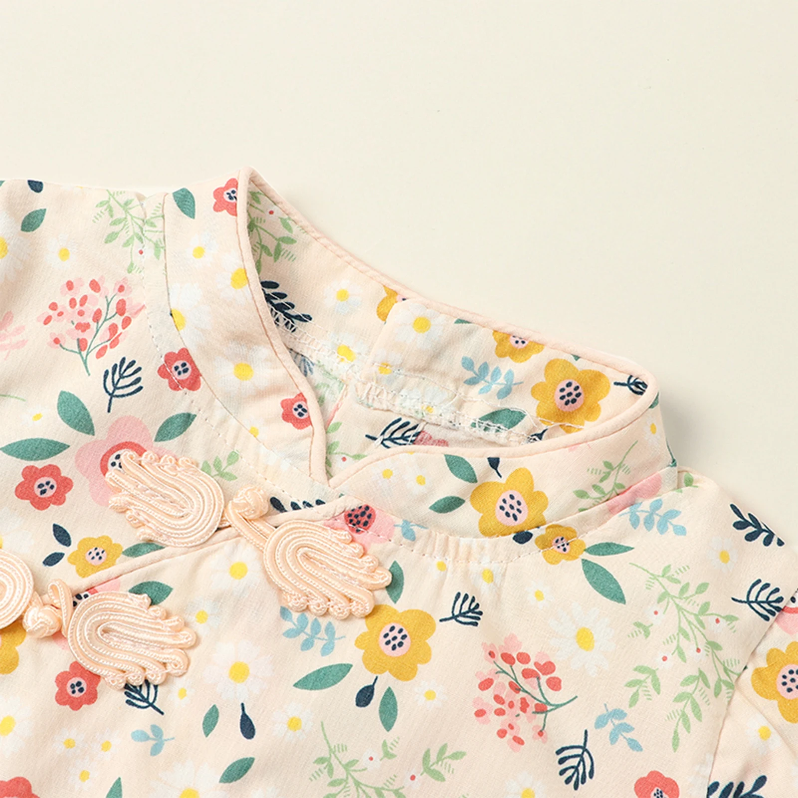 

Baby Girls Summer Short Sleeve Romper Fresh Floral Doll Collar Single-breasted Triangle Jumpsuits