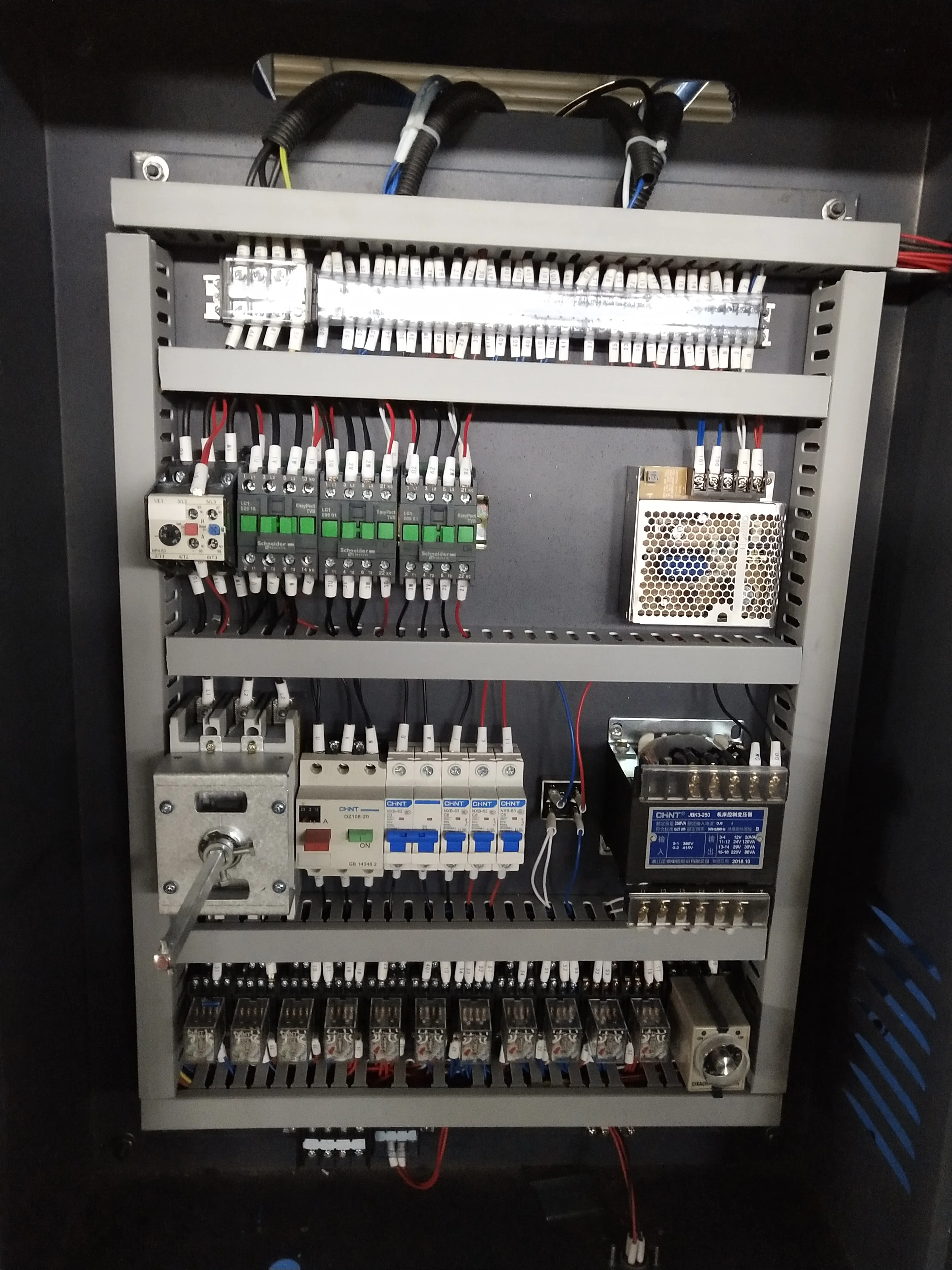 Гидравлическая гильотинная машина для резки листового металла с ЧПУ