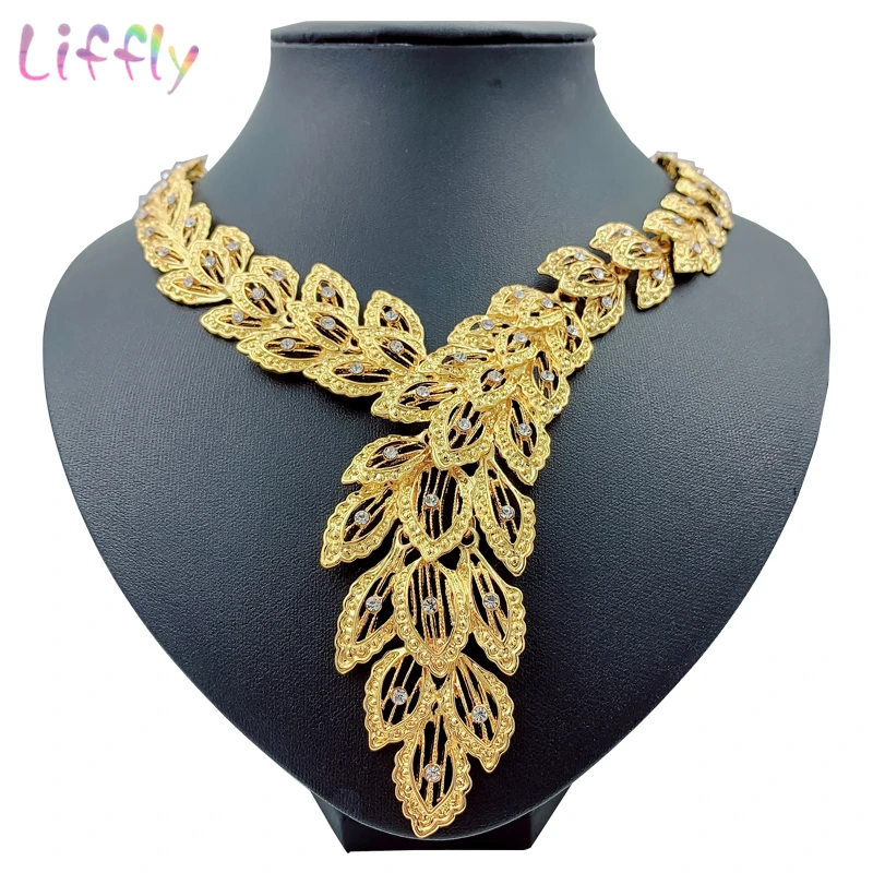 Женский ювелирный комплект из колье и серёг с кристаллами | Украшения аксессуары