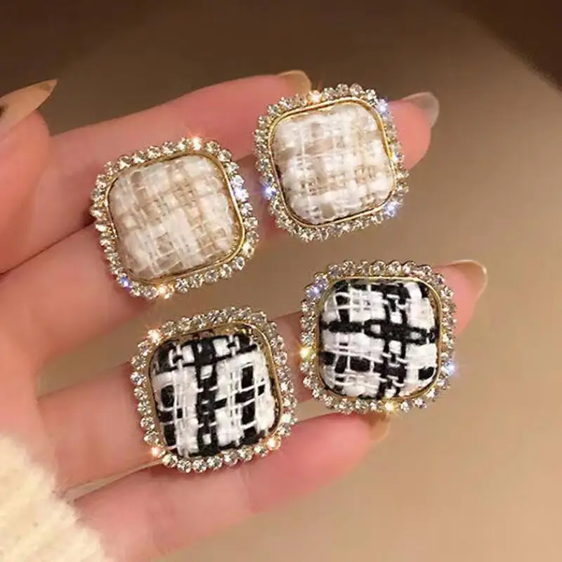 

Популярные корейские квадратные серьги Стразы в сетку для женщин, модные украшения вечерние, подарки, новые индивидуальные милые геометрич...