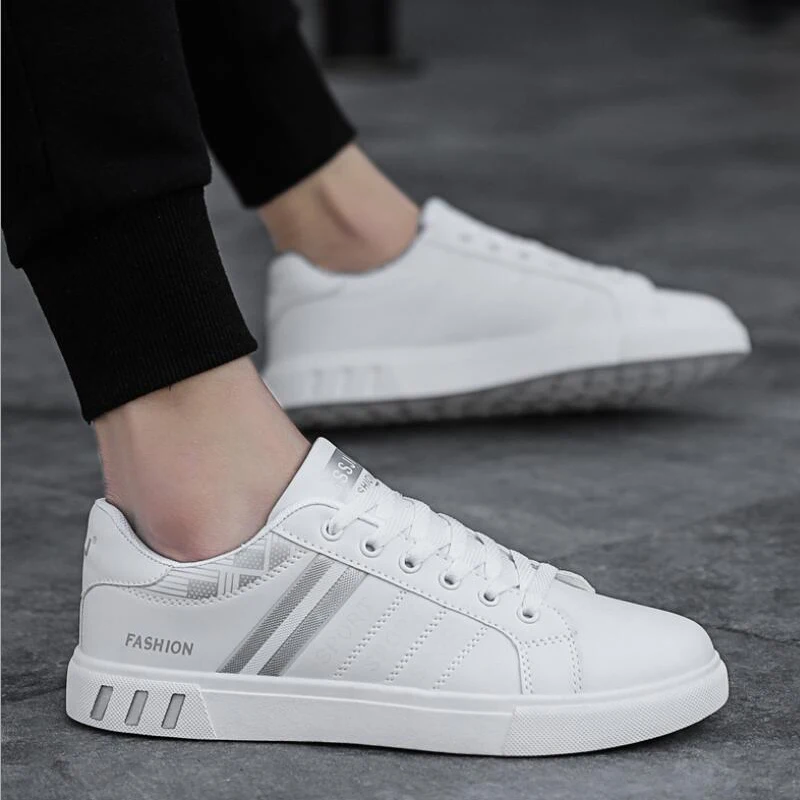 2022 Skateboard Shoes For Men Flats Sport Shoes Zapatillas Hombre Lightweight Comfortable Leather Fashion Shoes Male Sneakers