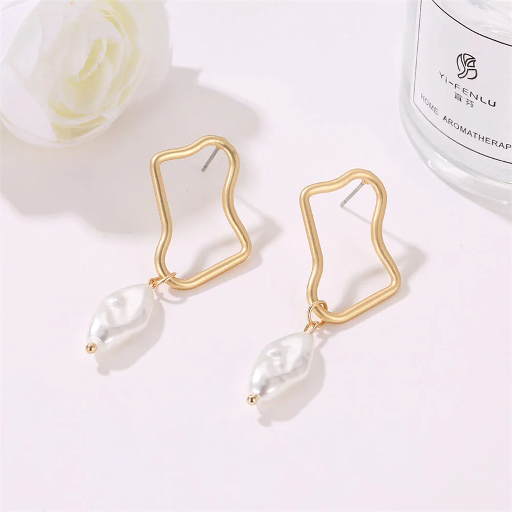 

Hip Hop Rock Irregular Geometrical Pearl Earring Contracted Down Women Stud earrings Jewelry Gifts