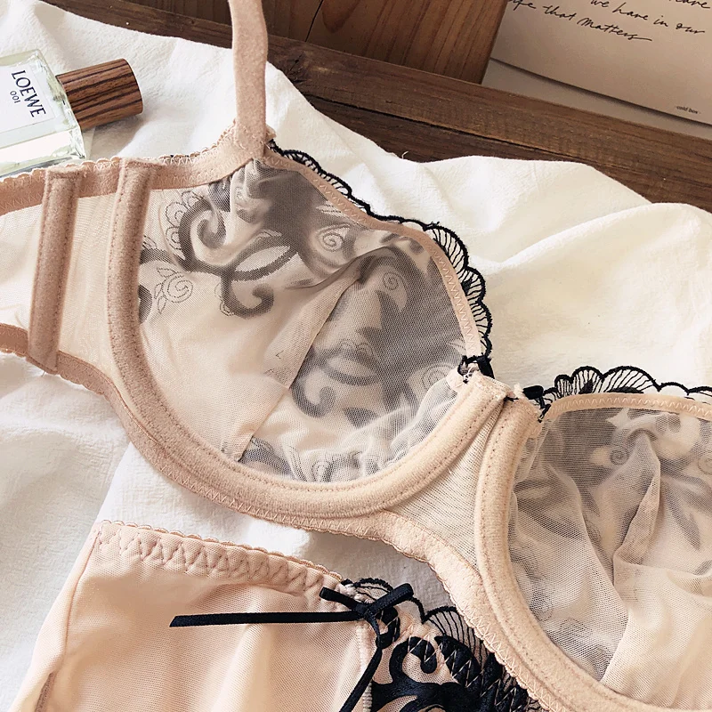

Sexy perspective ultra-thin lace bra with underpants set steel ring gathered underwear set embroidery applique bra large size