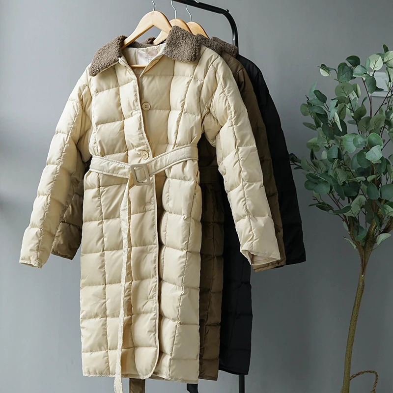 Женский пуховик на 90% утином пуху бежевая парка с меховым отворотом и