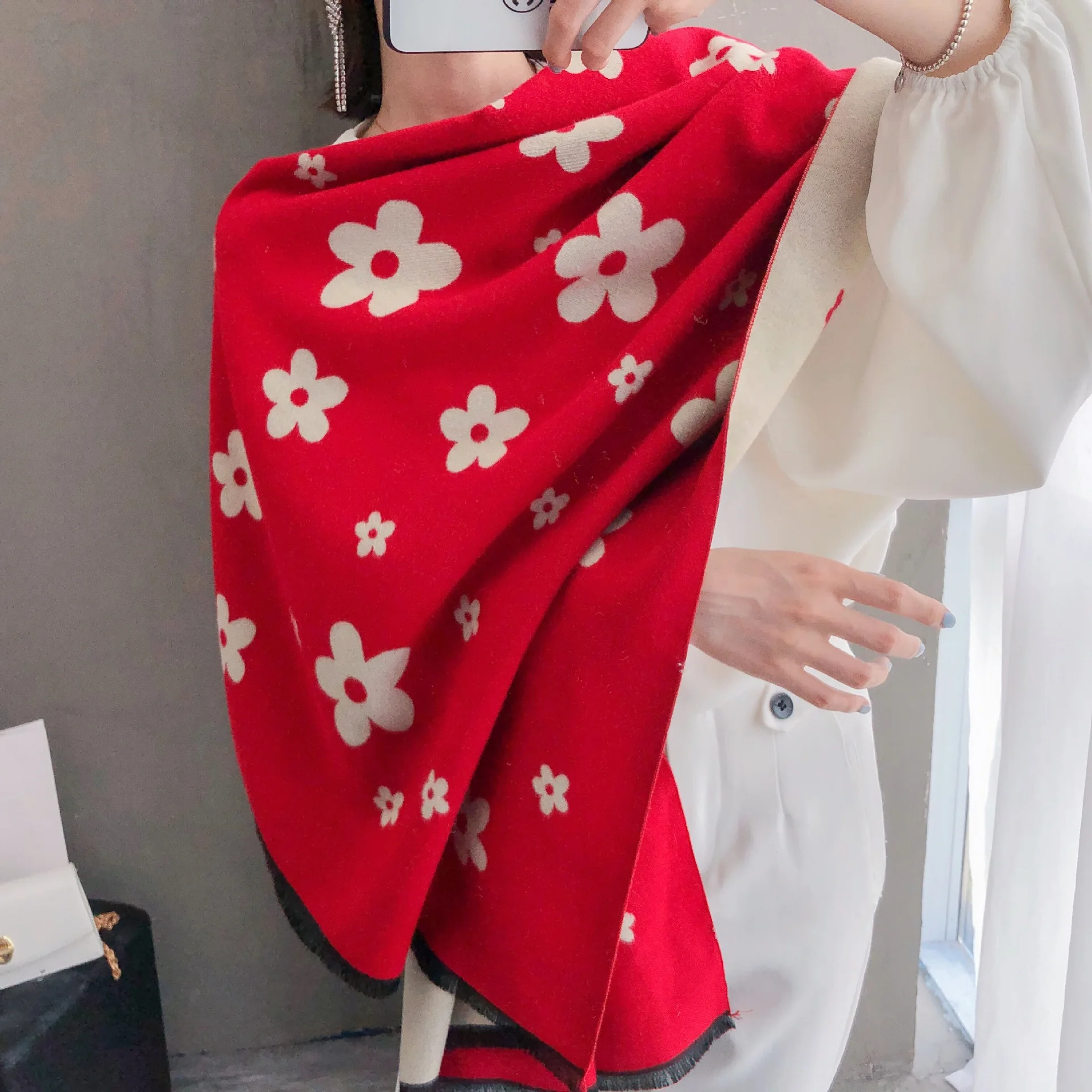 

Winter 2019 Korean Edition PentagonalScarf Ladies Short Needle Liquids Shawl,Dual-purpose fashionable cashmere-like flower scarf