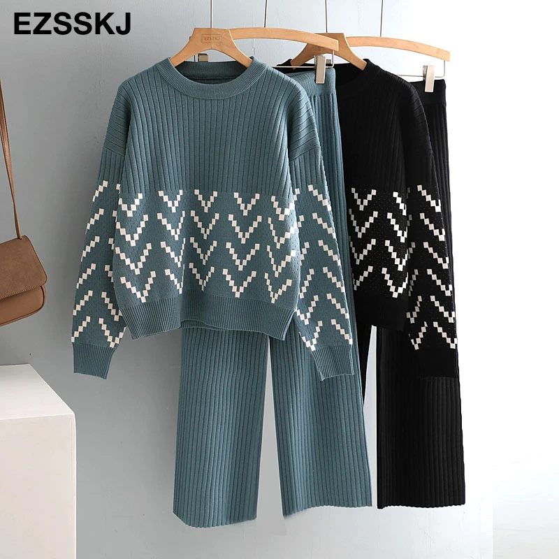 Женский трикотажный спортивный костюм комплект из 2 предметов свитер с высоким