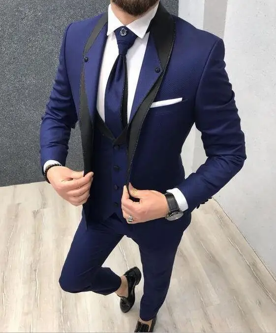 

2020 New Groom Tuxedos Peak Lapel Mans Suits For Wedding 3 Pieces Suit Fashion Men Business Suit Prom Dresses(Jacket+Pants+Vest)