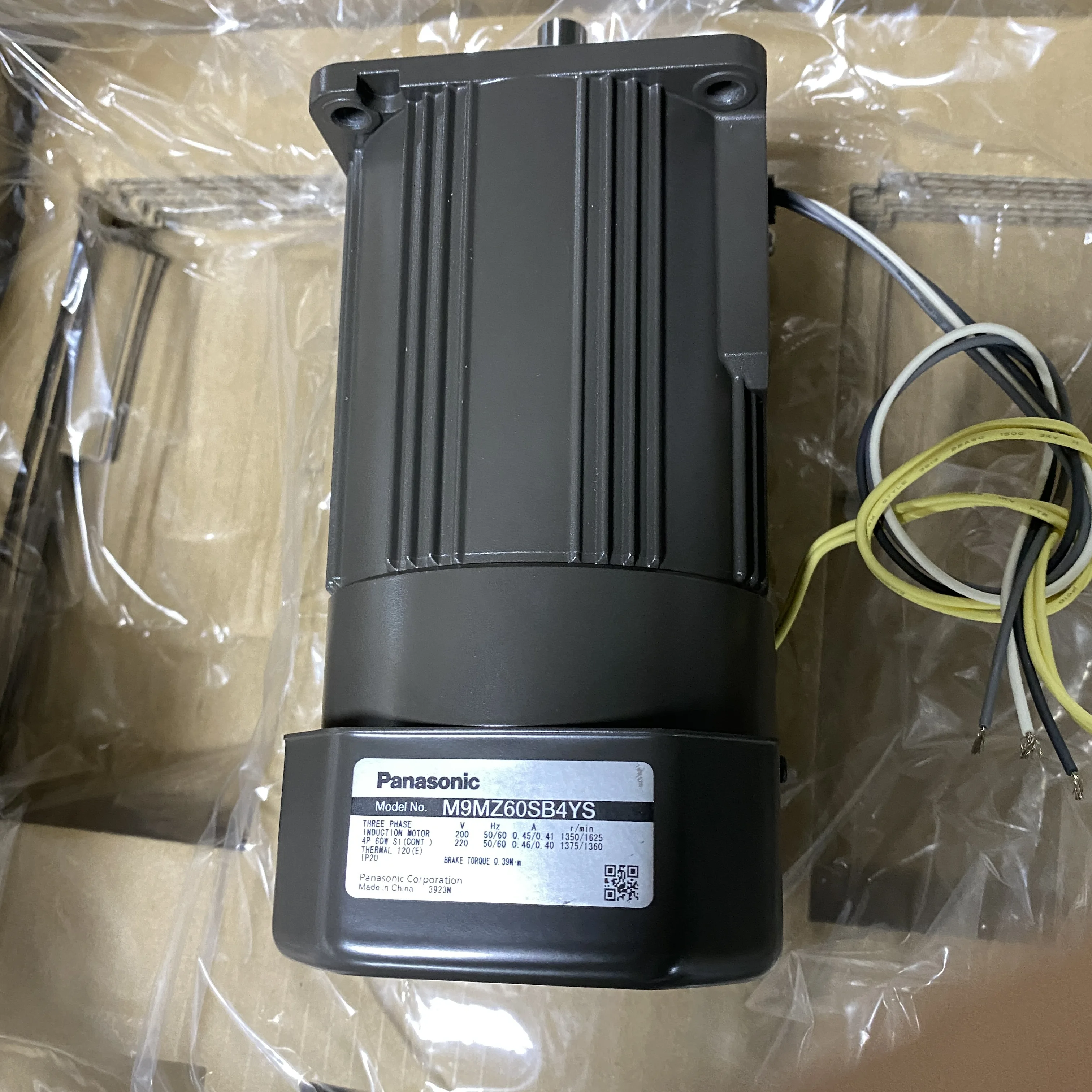 

Трехфазный индукционный двигатель Panasonic 4P 60 Вт IP20 M9MZ60SB4YS