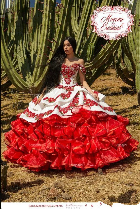 Цветочные платья Charro Quinceanera с оборками открытыми плечами Пышная юбка кружевная