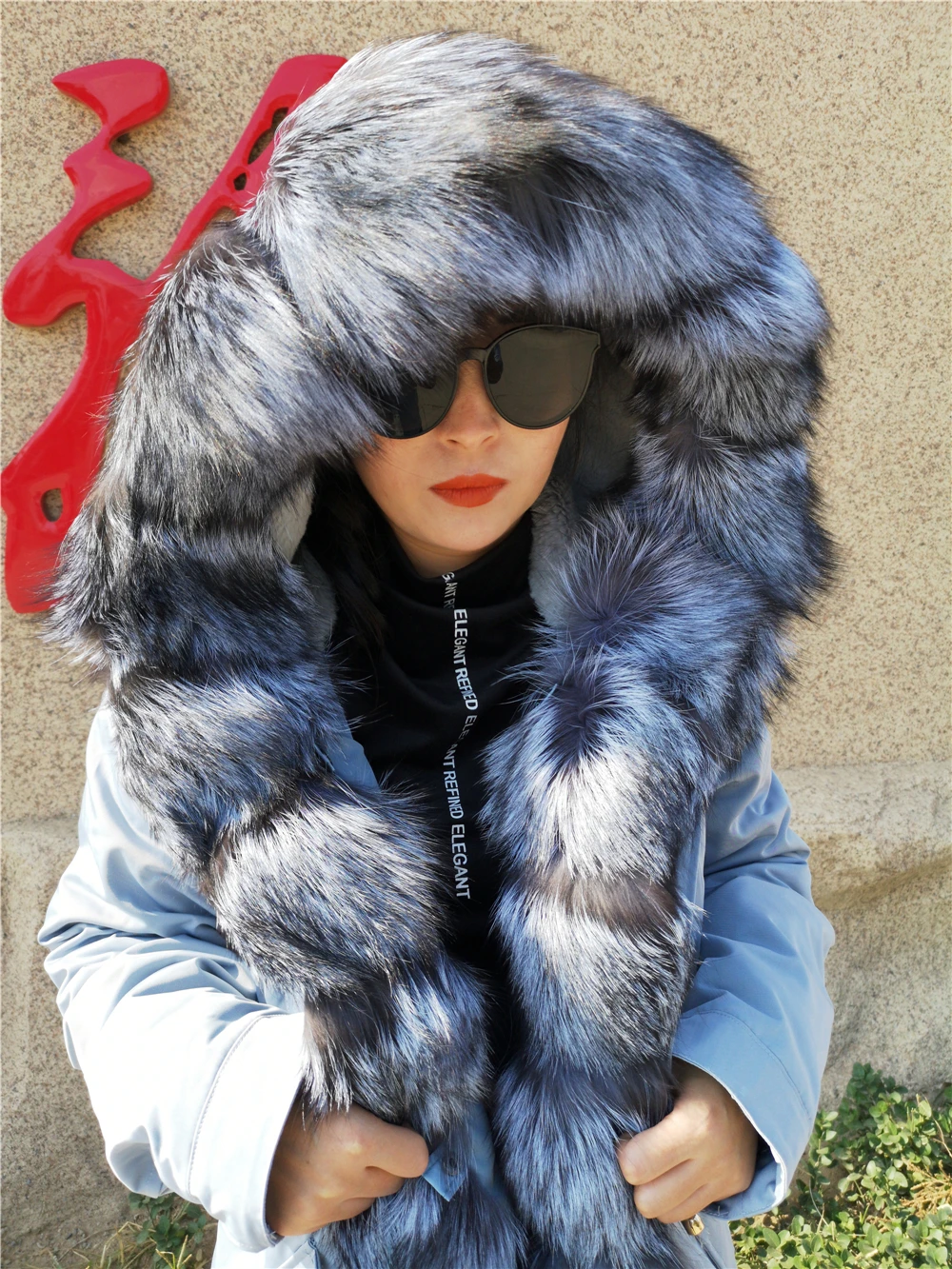 Парка женская зимняя с натуральным мехом капюшоном и воротником из лисьего