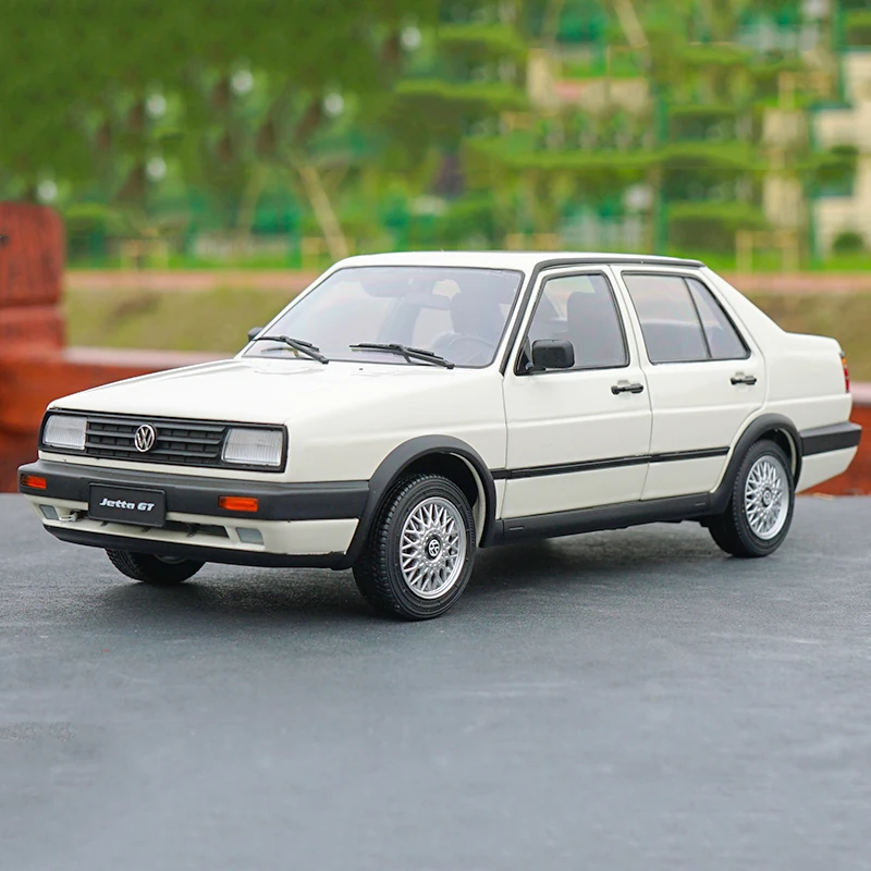 

1:18 Масштаб литой модели Schuco VW JETTA автомобиля 1/18 сплав игрушечный автомобиль миниатюрный коллекция для игрушка для мальчиков и девочек в под...