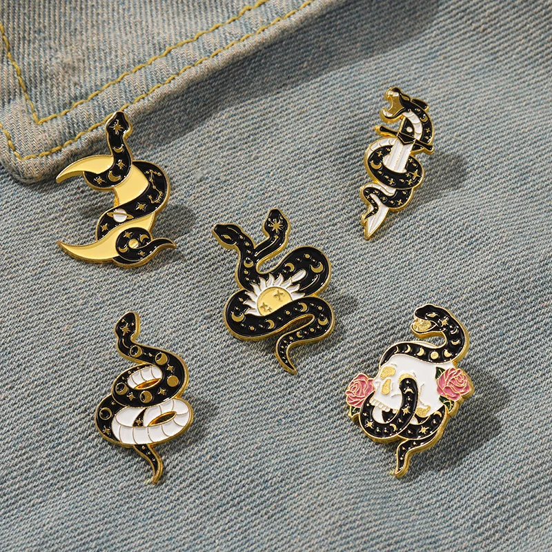 

Snake Shaped Drip Oil Brooches Infinity Symbol Lapel Enamel Pin Cool Backpack Badges Corsage Fashion Jewelry Gift For Friends