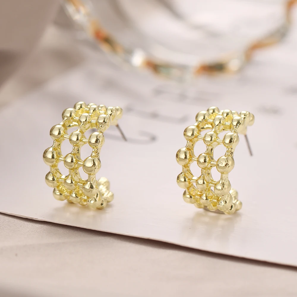 

EN 2021 Metal Female Geometry Irregular Earrings Gold Stud Earrings For Women Punk Earrings Fashion Brincos Gifts Jewelry Party