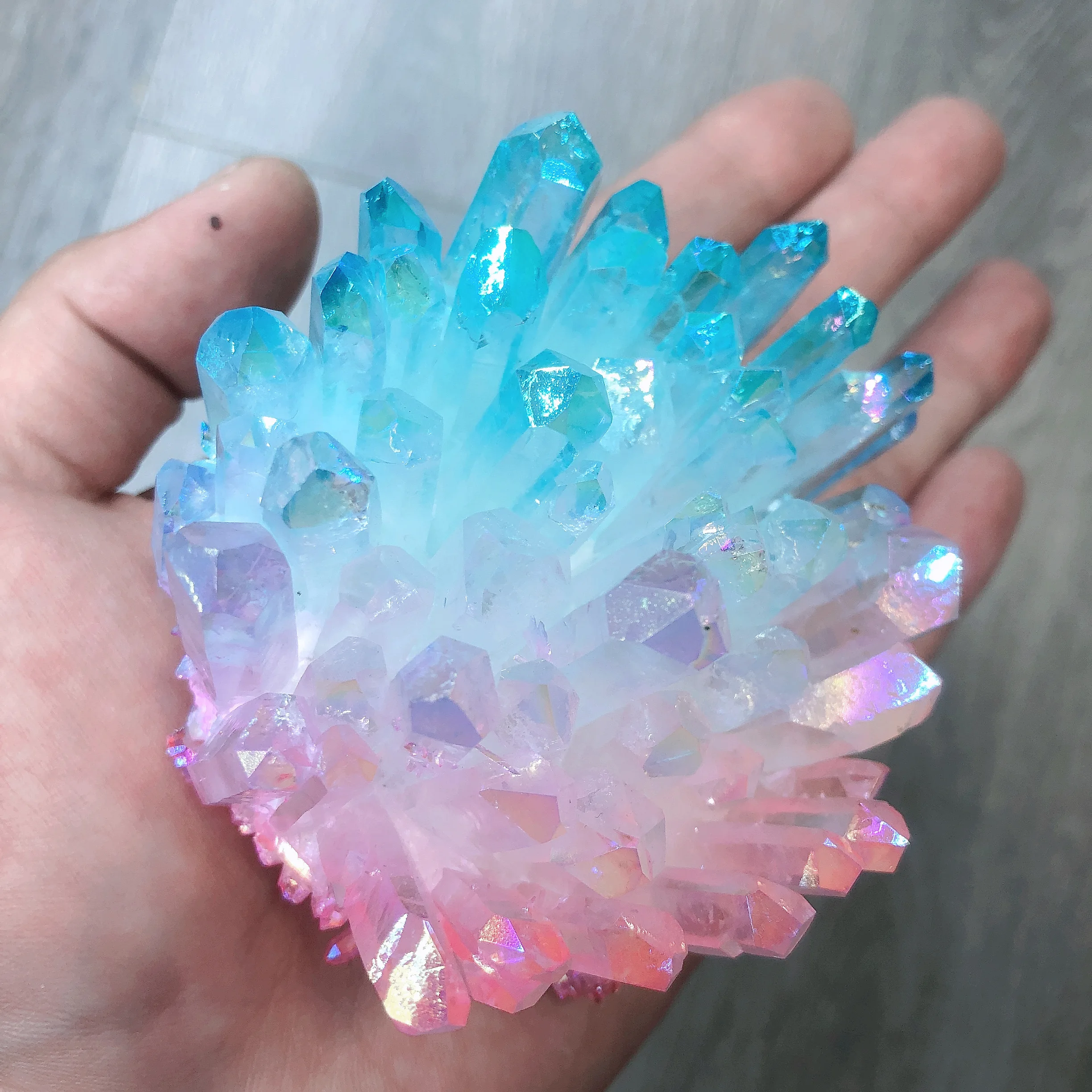 

1 . Aura