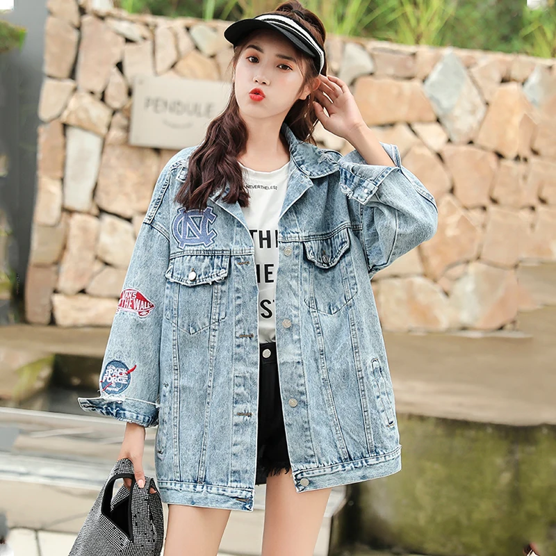 Ретро свободная длинная джинсовая куртка в стиле хип-хоп с вышитыми надписями