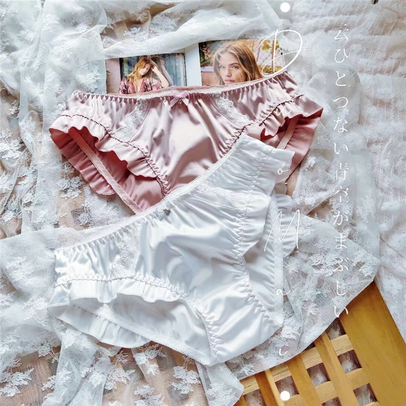 

Ladies silk satin satin court girl ruffled lace trim ladies mid-waist briefs all-cotton crotch comfortable breathable briefs