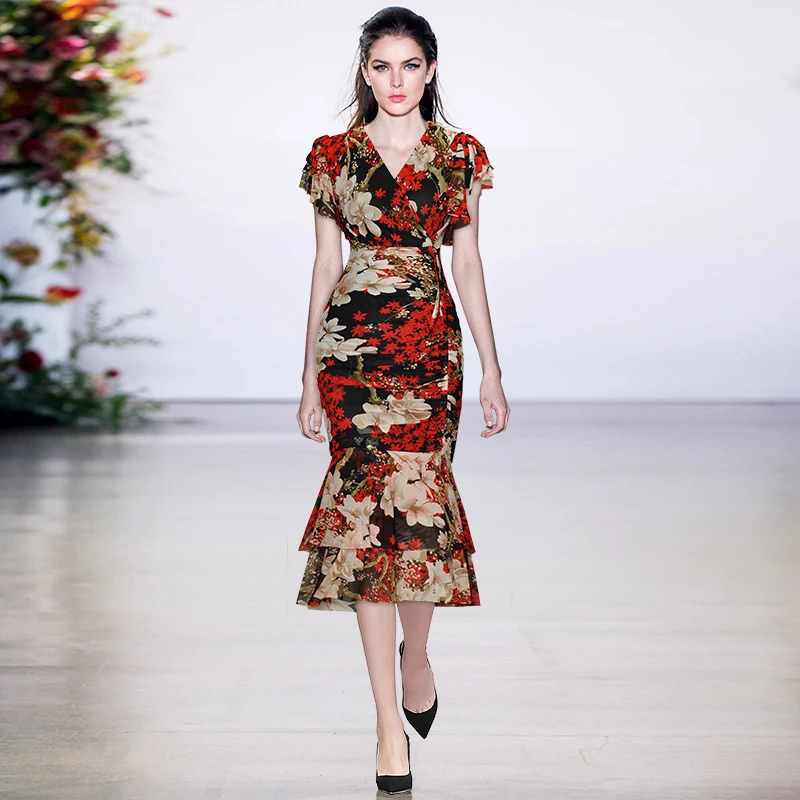 

Женское платье с V-образным вырезом и коротким рукавом