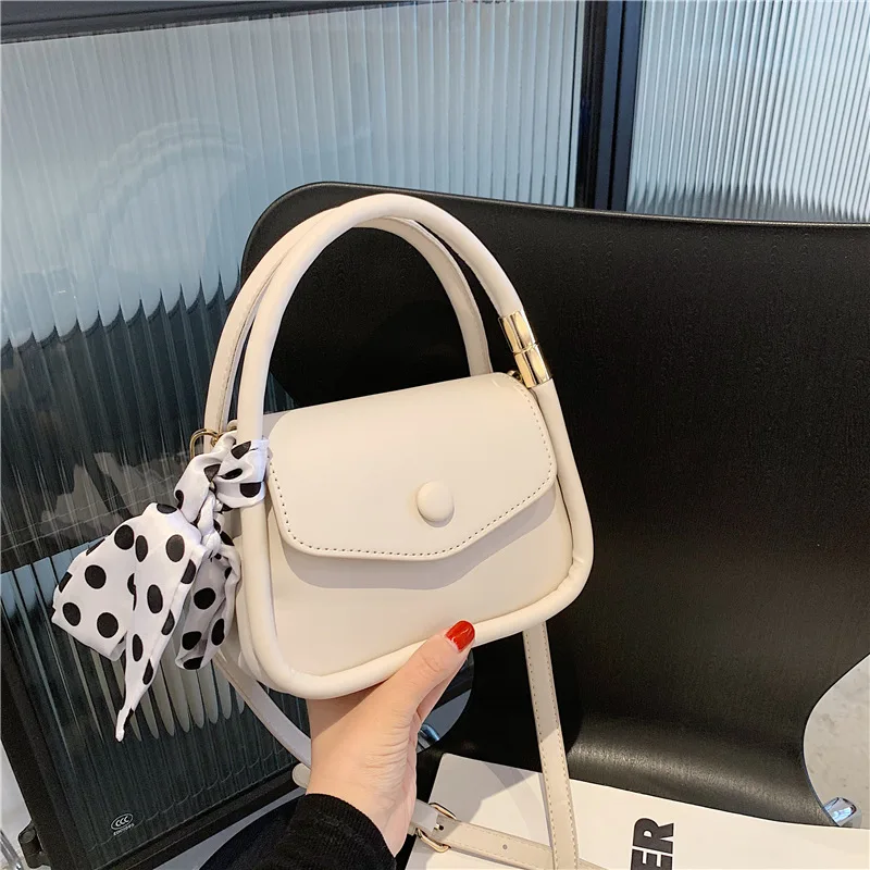 

Bags Women's Fashion Foreign Style Handbags 2021 Summer New Silk Scarf Messenger Bag Magnetic Buckle Pu Shoulder Bag