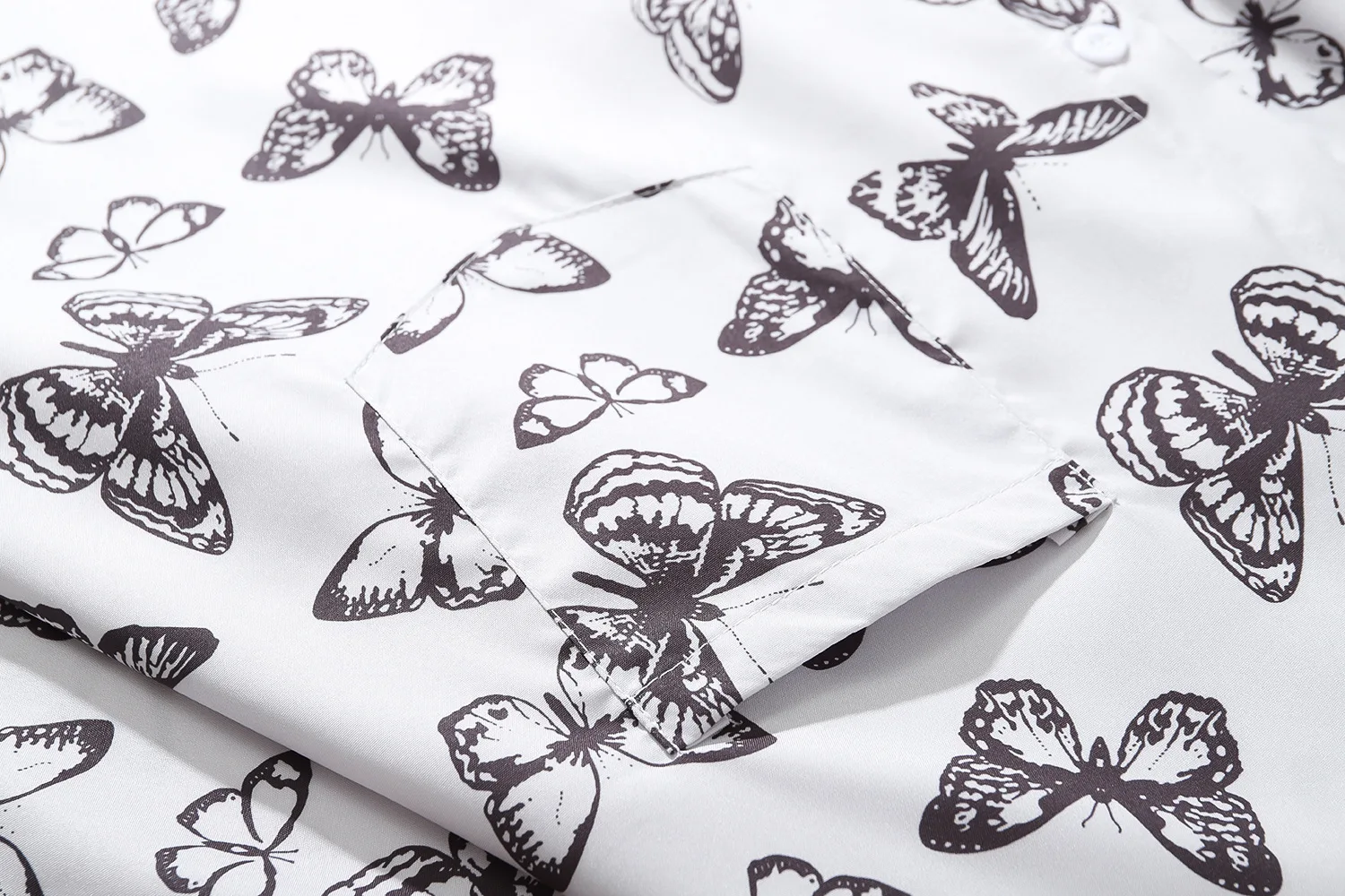 

2021 Summer European Style Shirts Butterfly Full-print Short-sleeved Shirt Men Hip-hop Loose Casual Couple Half Sleeve Shirt