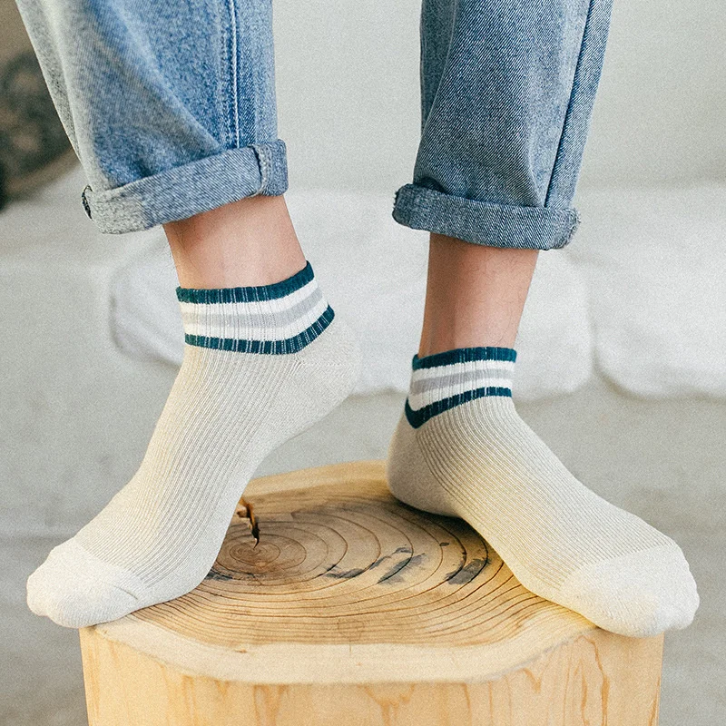 

Spring and Summer Trend Sports Socks Men's Solid Color Ankle Socks Soft and Comfortable Sweat-Absorbent Cotton Socks Wholesale