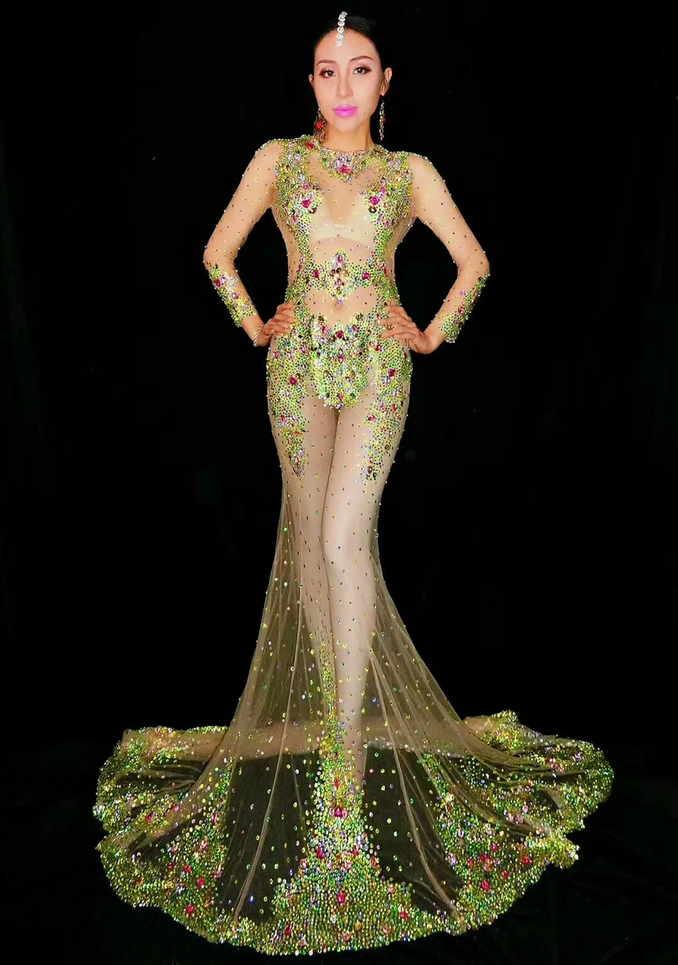 Платье со шлейфом с разноцветными кристаллами|Женские платья| |