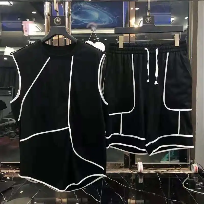 

Men's sleeveless shorts suit 2021 summer Korean fashion black and white striped Capris two piece suit, personality, fashion and