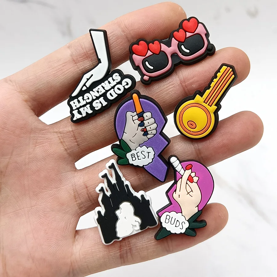 

Novelty Design Love Sunglasses PVC Shoe Charms Sandal Accessories Yellow Key Diy Shoe Buckle Decoration Jibz For Croc Charms