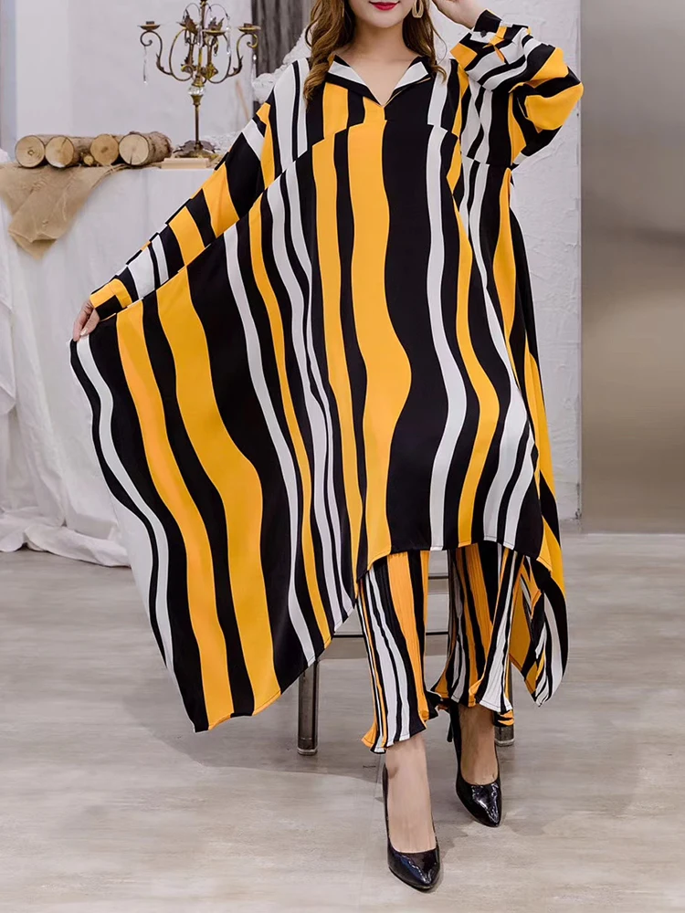 Женский костюм из двух предметов свободный разных цветов с принтом и брюки