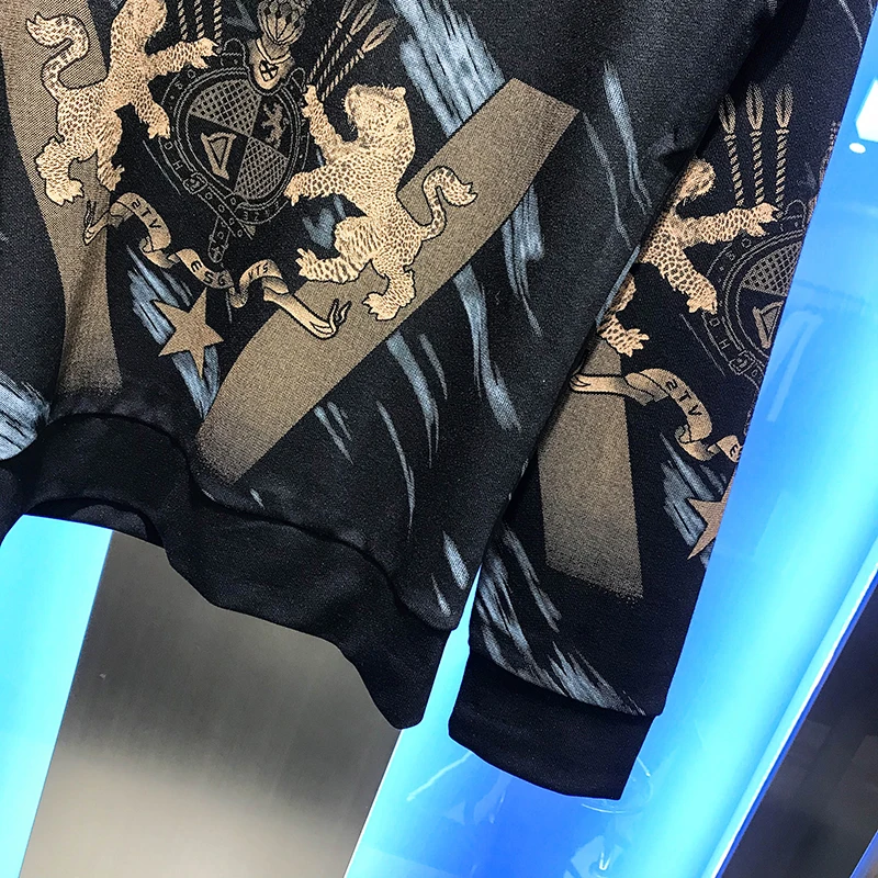 

European station autumn 2020 new men's top crown badge printed crew neck versatile long sleeve sweater cover for fashionable men