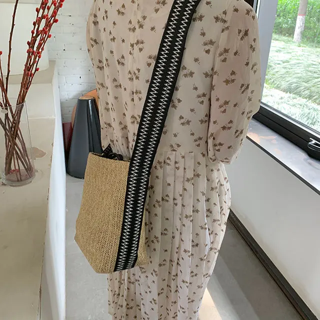 

Bag 2020 New Trendy Net Celebrity Wild Straw Woven Bag Messenger Large Capacity Female Bucket Bag Shoulder Beach Woven Bag