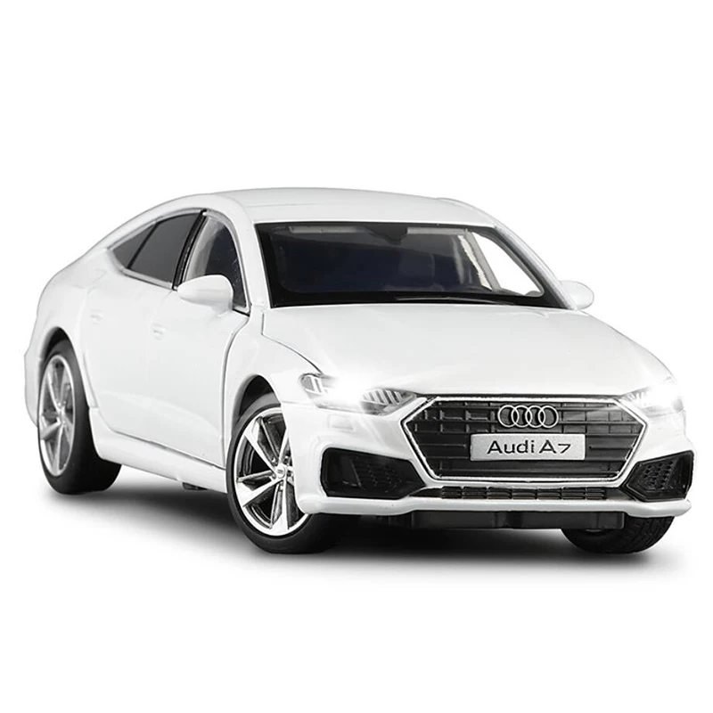 Литая металлическая игрушка в масштабе 1:32 Спортивная модель Audi A7 со звуком и