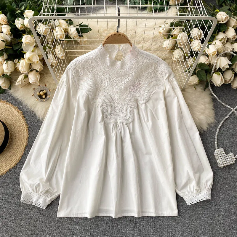 

2021 Women's Spring New Blouse French Retro O- Neck Puff Sleeve Lace Three-dimensional Hook Loose Versatile Shirt D0141