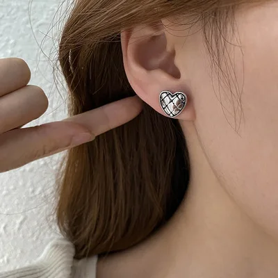 

Retro Earrings For Women Heart Earrings Small Exquisite Jewelry Cool Style Simple Personality Joker 2021 The New Fashion