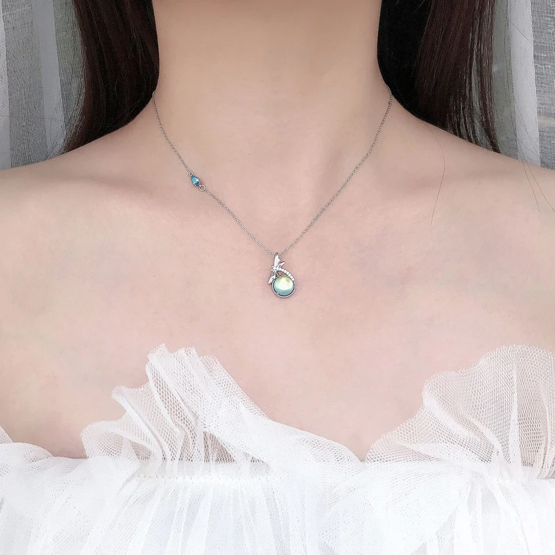 

Стерлингового серебра высокого класса ожерелье лунный камень для женщин в виде стрекозы Форма кулон цепочек на шею в форме, ювелирное издел...