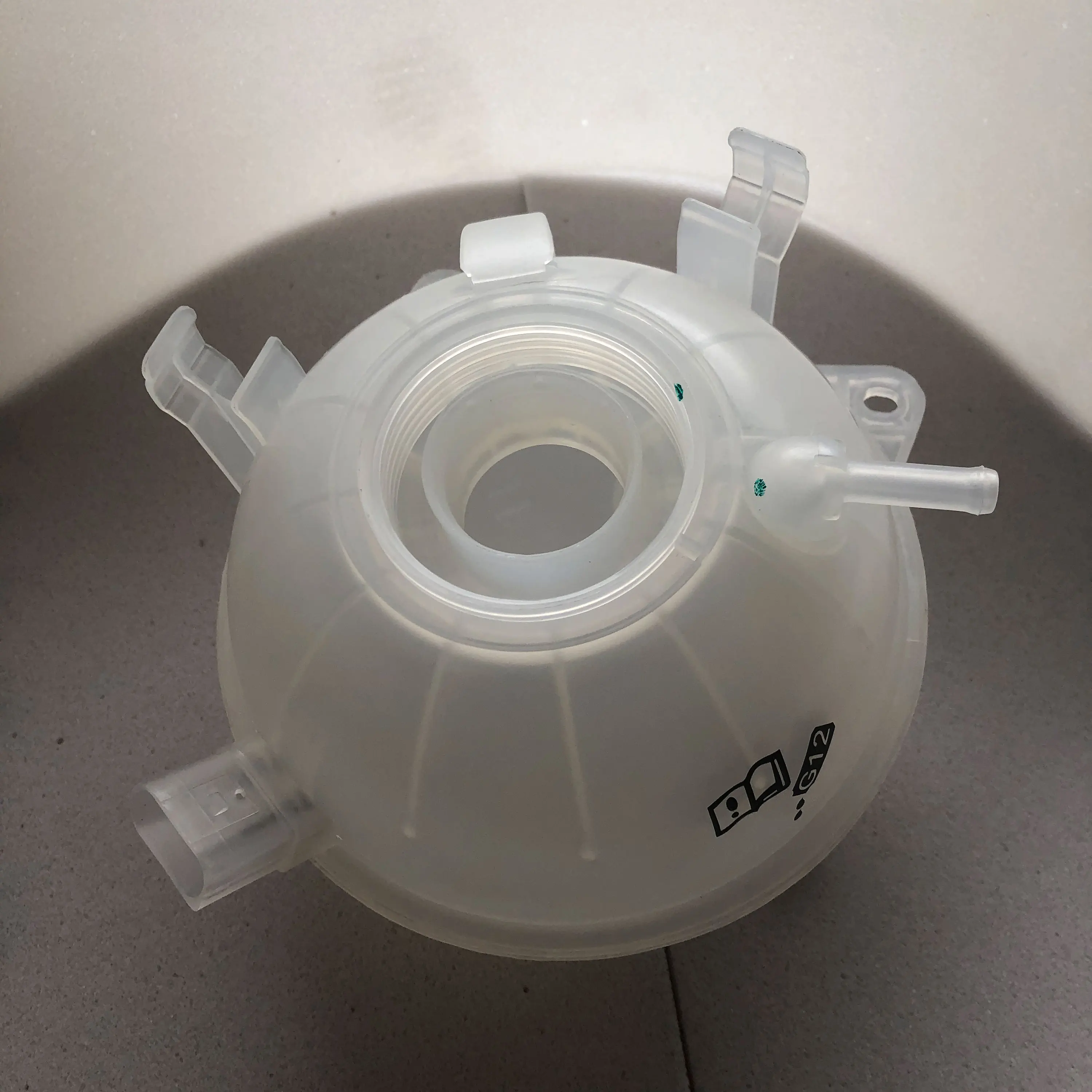 

Coolant Reservoir Expansion Tank for VW BEETLE CABRIO Tiguan Golf hood Fosca Passat Jetta AUDI A3 S3 Q3 OE:1K0121407A 1K0121407