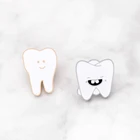 Брошь в виде белых зубов со смайликом, металлическая эмалевая булавка на лацкан, Подарочная бижутерия для женщин, мужчин, детей, забавная бижутерия для сумки, бейджи