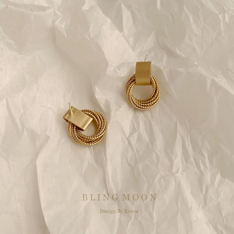 2020 Новые простые золотые металлические Многослойные Круглые серьги гвоздики для