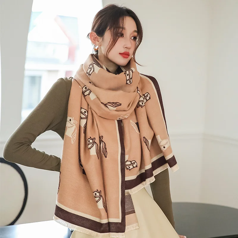 

2021 Autumn Cashmere Thick Scarves Popular Carriage Dustproof Bandanna Winter Print Beach Towel Female 190X65CM Tassels Shawls