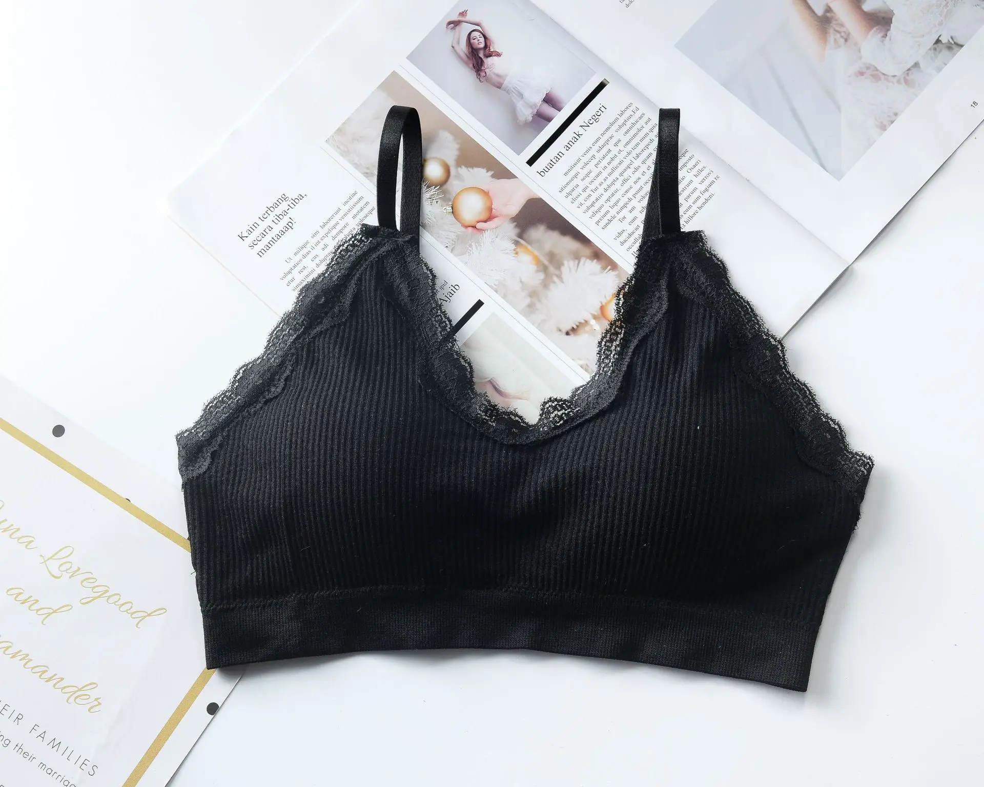 Женский кружевной беспроводной бесшовный бюстгальтер на подкладках сексуальный