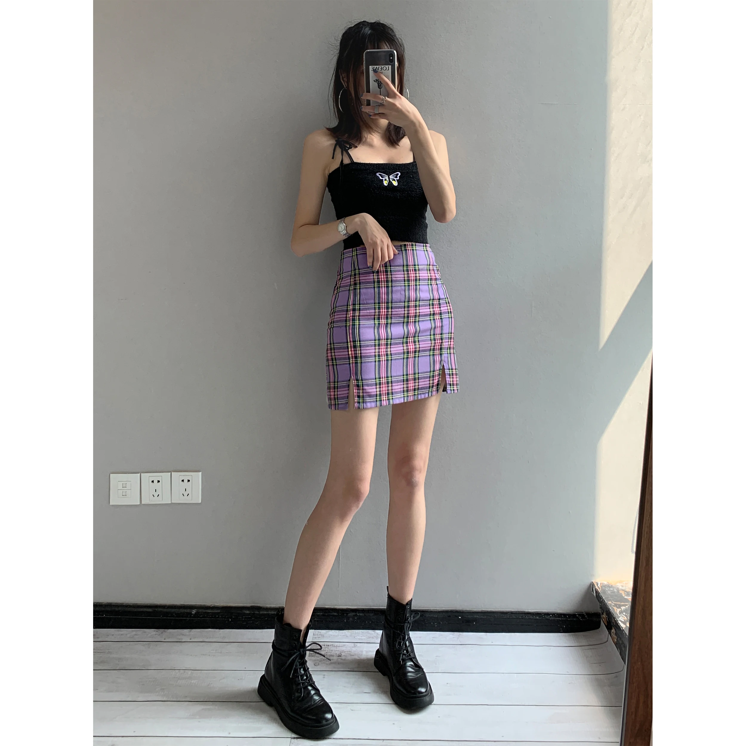 2021 summer butterfly embroidered T-shirt small sling French girl's corded open navel vest top women's fashion