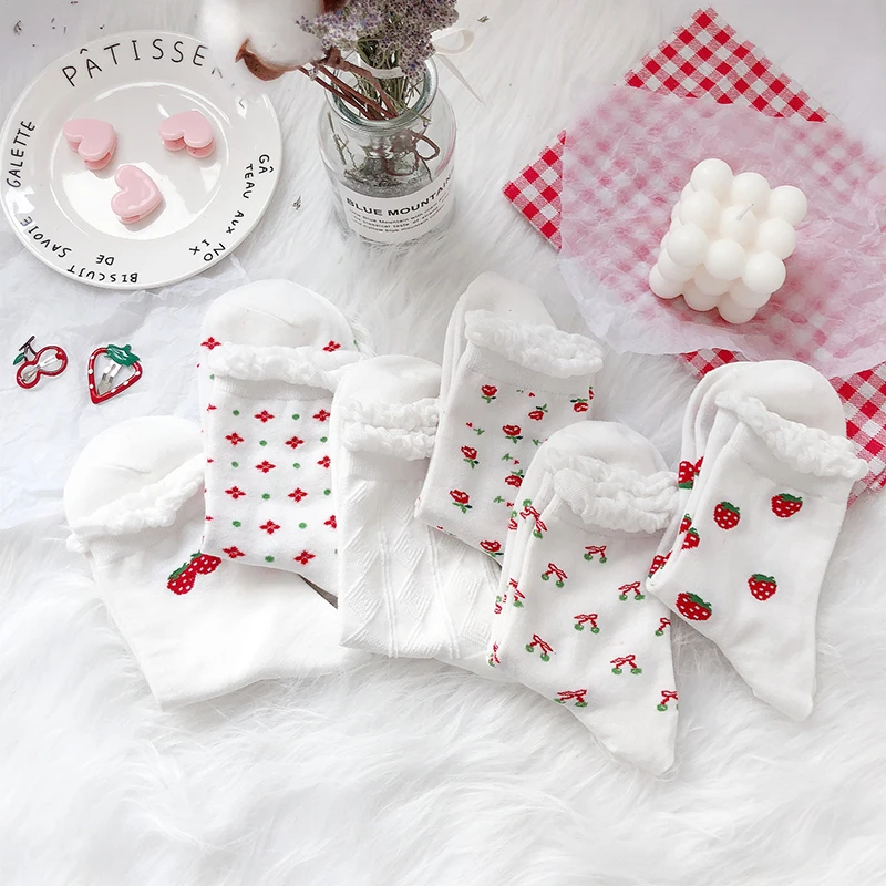 Japanese Cute Women Socks Red Strawberry Korean Style Flowers Crew Socks Kawaii Women Cotton Socks Harajuku Strawberry Cow Socks
