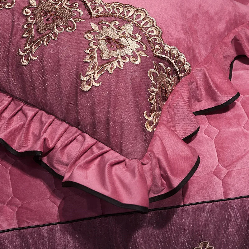 Утолщенное кружевное стеганое покрывало с кристаллами Наволочки 2/3 шт.