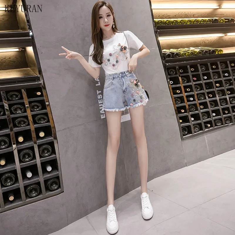 Женский Повседневный костюм из двух предметов свободная белая футболка и шорты джинсовой ткани с вышивкой