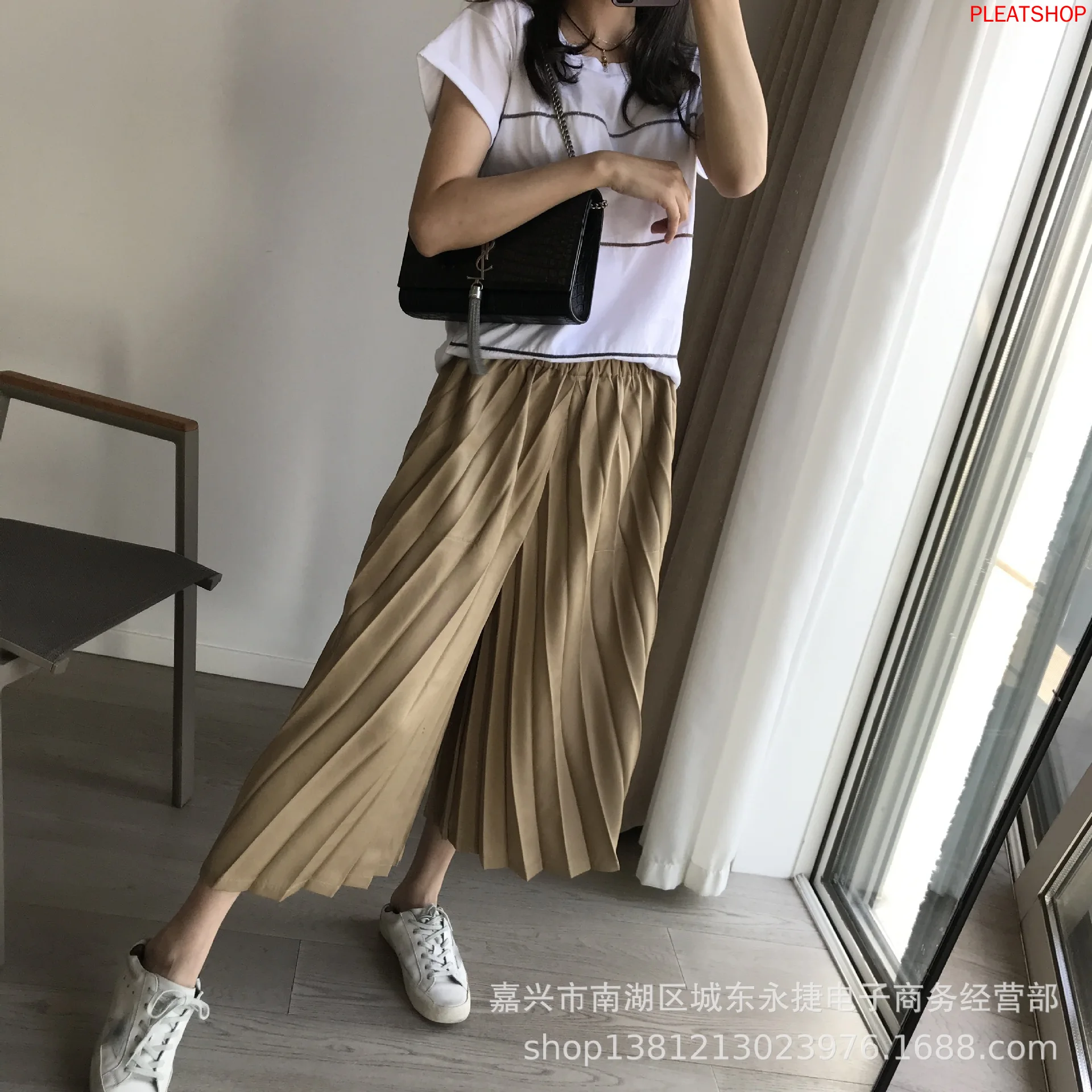 

MIYAKE Spring and Summer New Women's Thin Fabric Large Texture Pressure Zou Women's Wide Leg Pants Solid Color Culottes