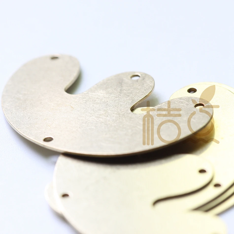 6 шт. лазерная резка твердого сырья латунь Шарм половина круга 40x25 мм (4510C)|Шармы| |