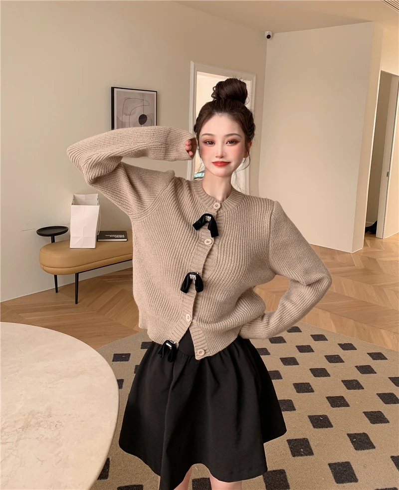 

2021 autumn and winter new style Japanese sweet girl next door bow decoration buckle wool sweater cardigan women