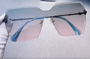 

72038 2020 hot new light Sunglasses large frame fashion glasses