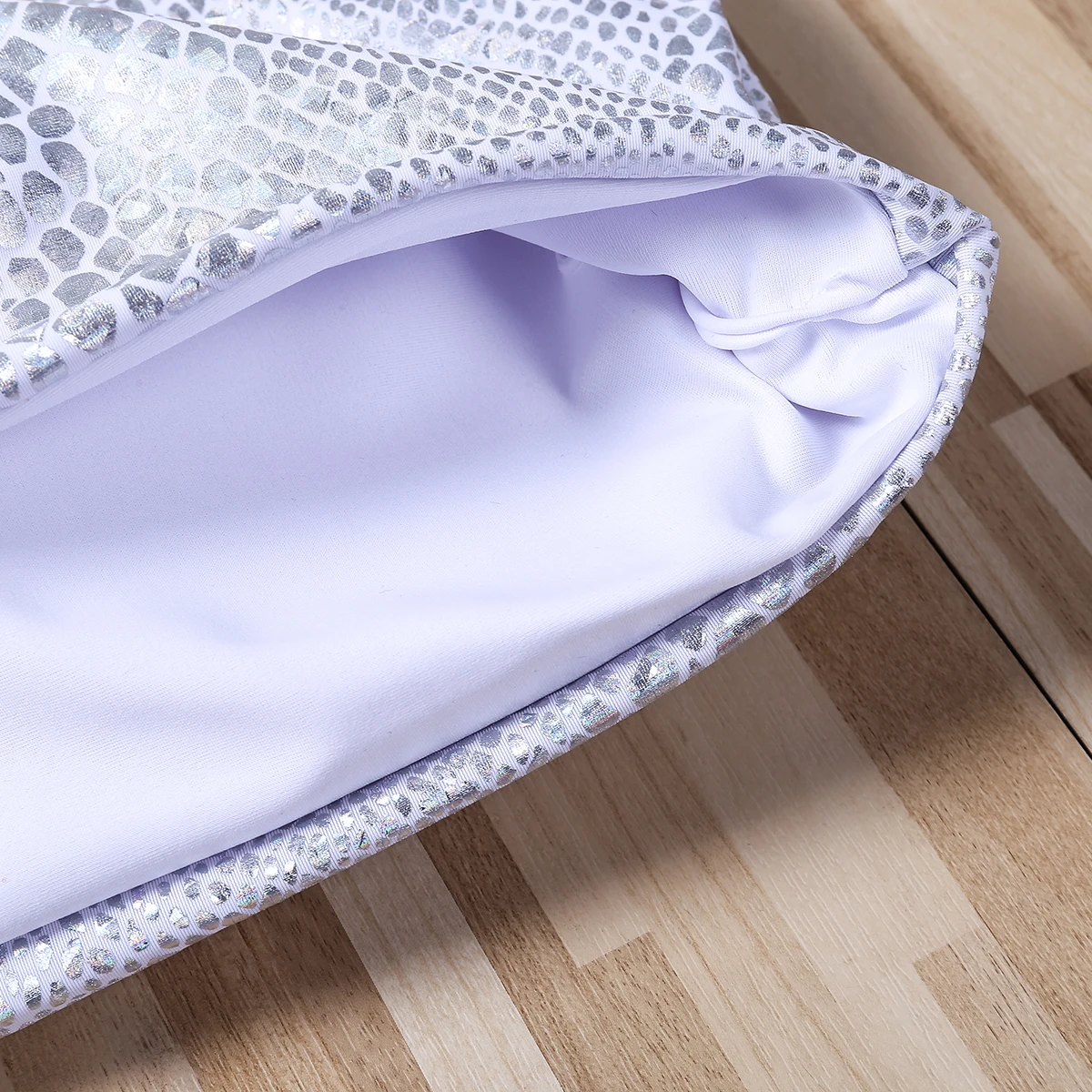 Женский купальник-бикини с высокой талией без бретелек пуш-ап серебристый белый