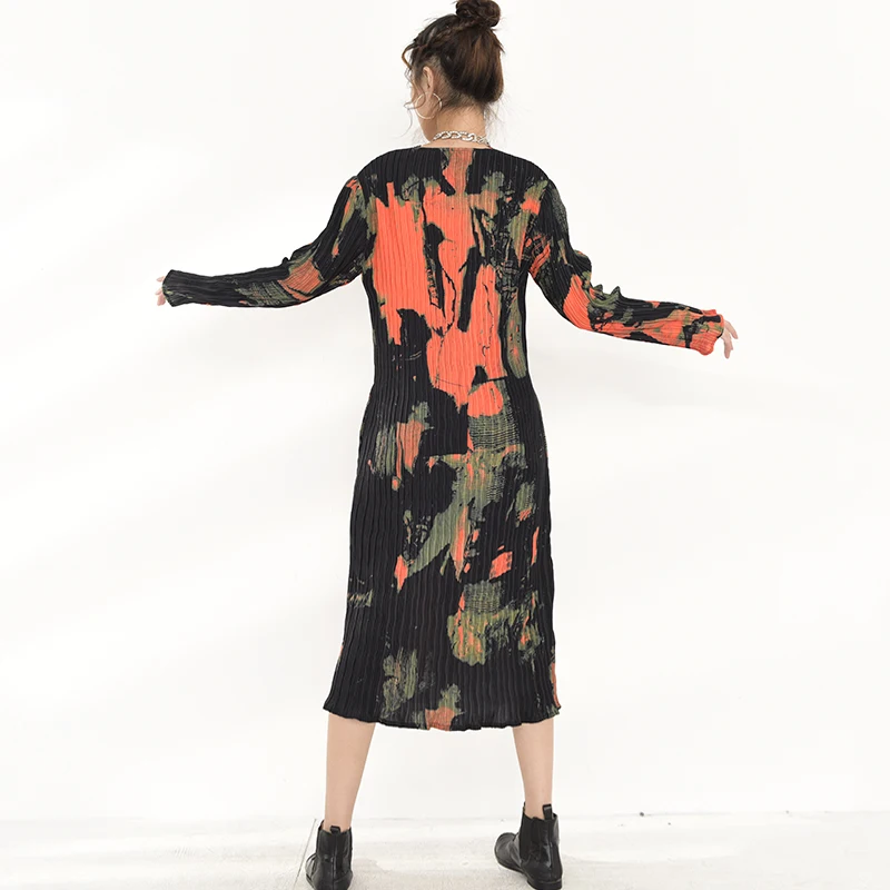 

Tie Dye Women Printed Pleated Temperament Dress New V-Neck Long Sleeve Loose Fit Fashion Spring Autumn 2021 1DD007701S