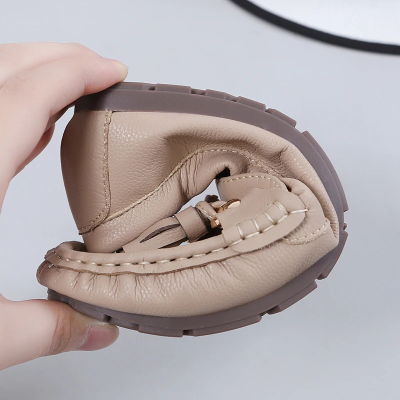 Женская обувь на мягкой плоской подошве Слипоны Однотонные лоферы Женские